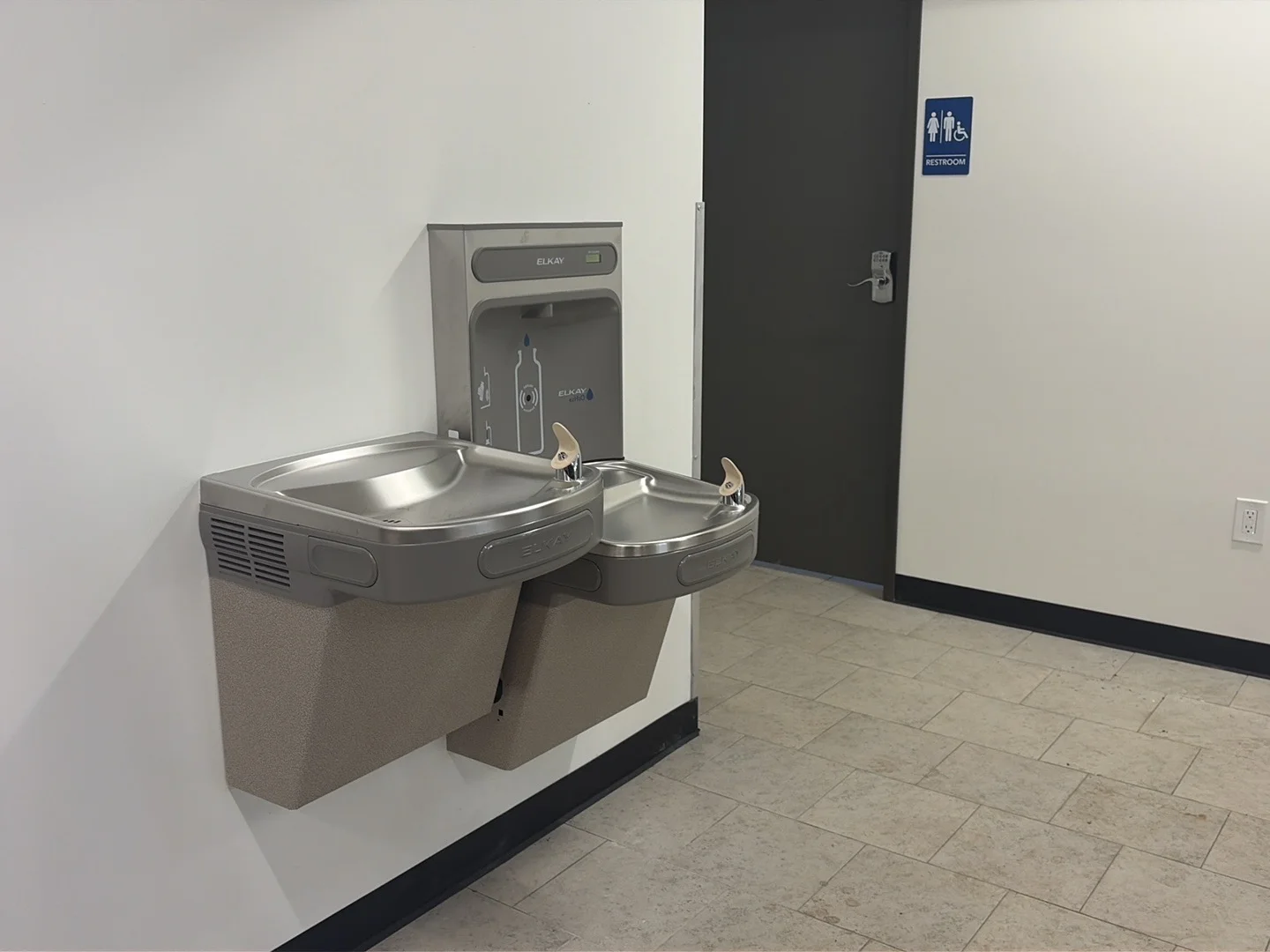 Accessible water fountain and bottle filling station