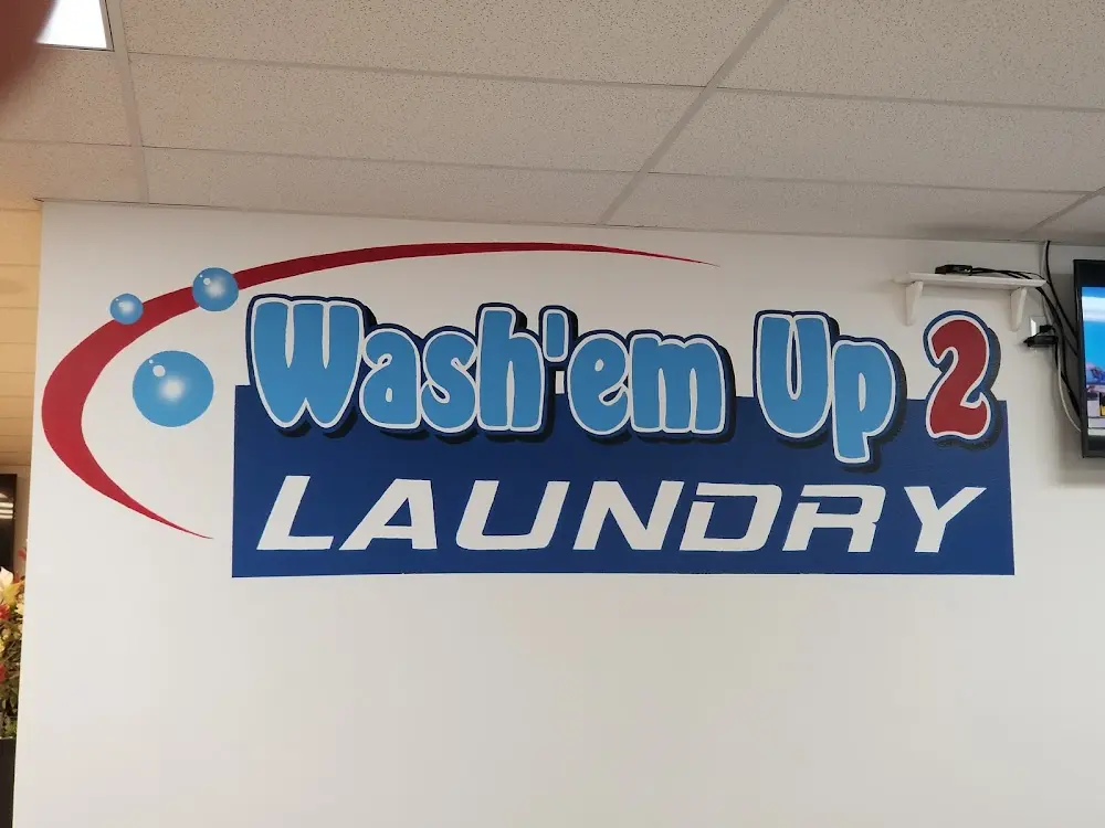 Folding space and laundry facilities at Wash'em Up Laundry #2 - Laundromat Denver