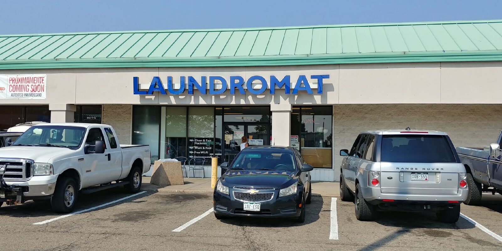 Wash'em Up Laundry #5 - Laundromat Thornton storefront